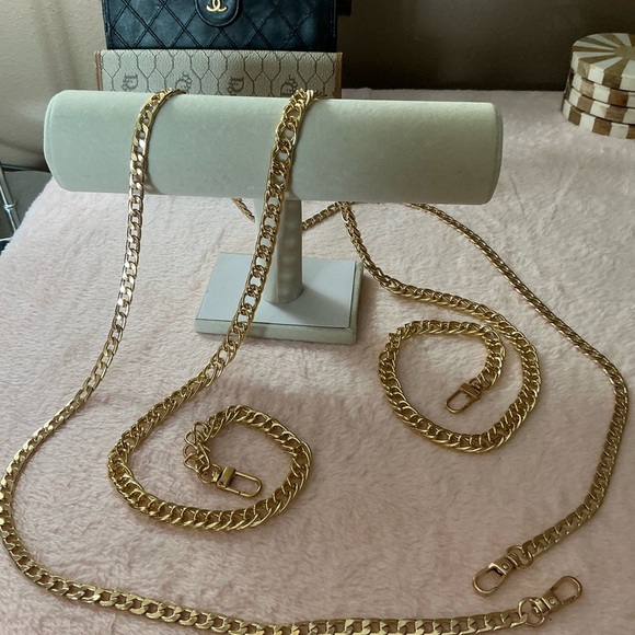 Unbranded Chains - Picture 2 of 2